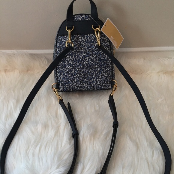 LAST ONE! NWT Michael Kors Abbey XS Backpack - Picture 4 of 8